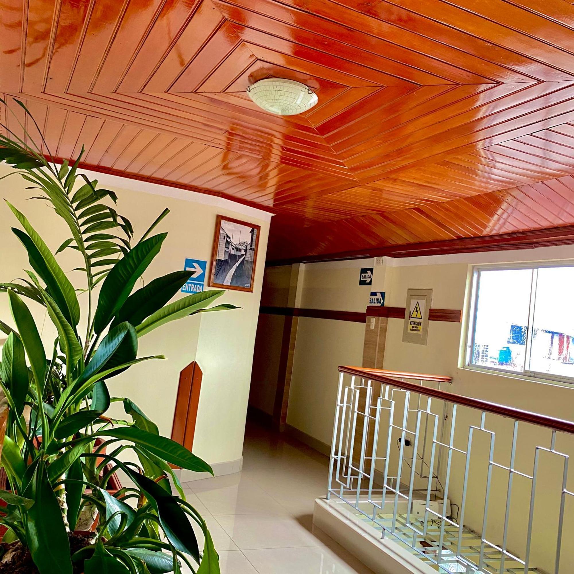 Hotel Ventura Isabel Икитос Екстериор снимка