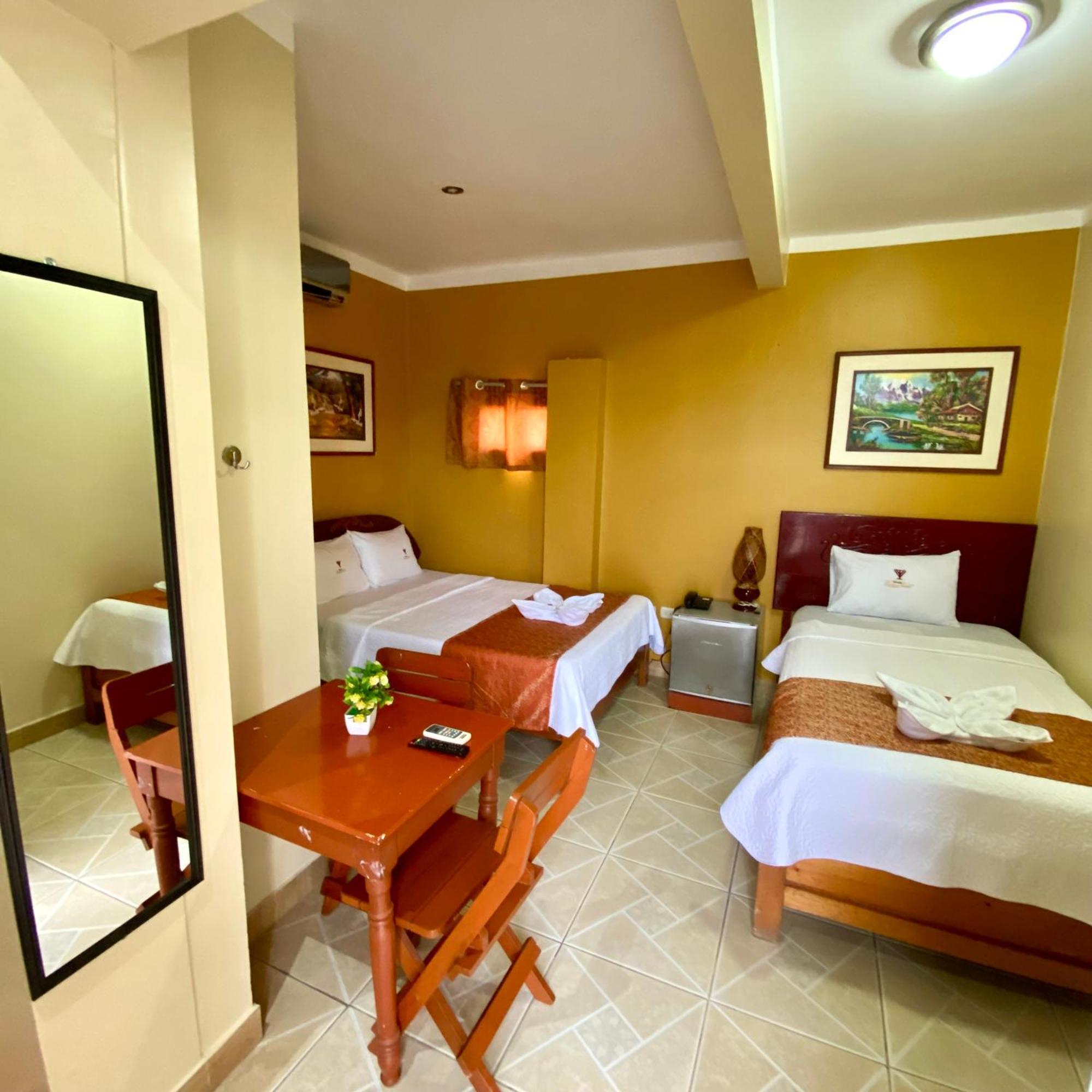 Hotel Ventura Isabel Икитос Екстериор снимка
