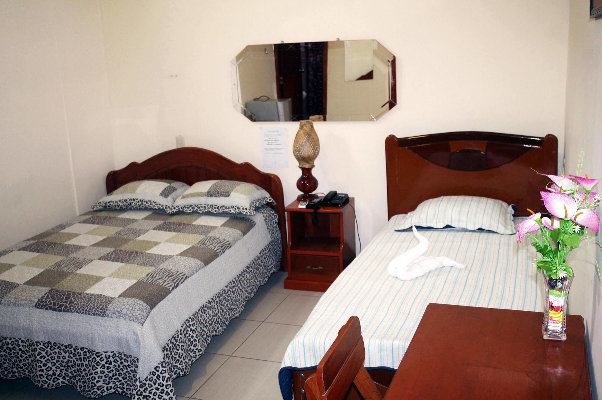 Hotel Ventura Isabel Икитос Екстериор снимка