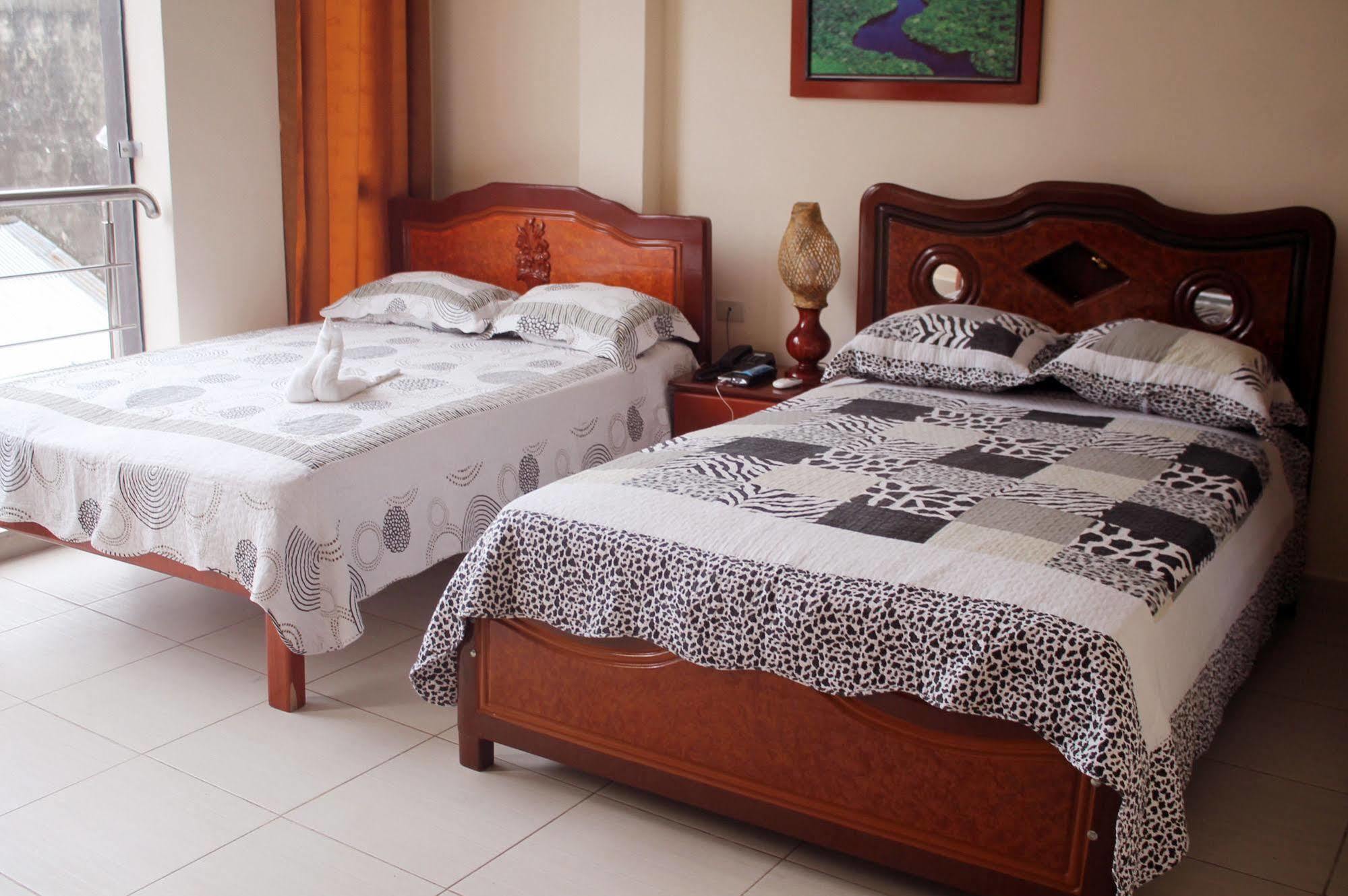 Hotel Ventura Isabel Икитос Екстериор снимка