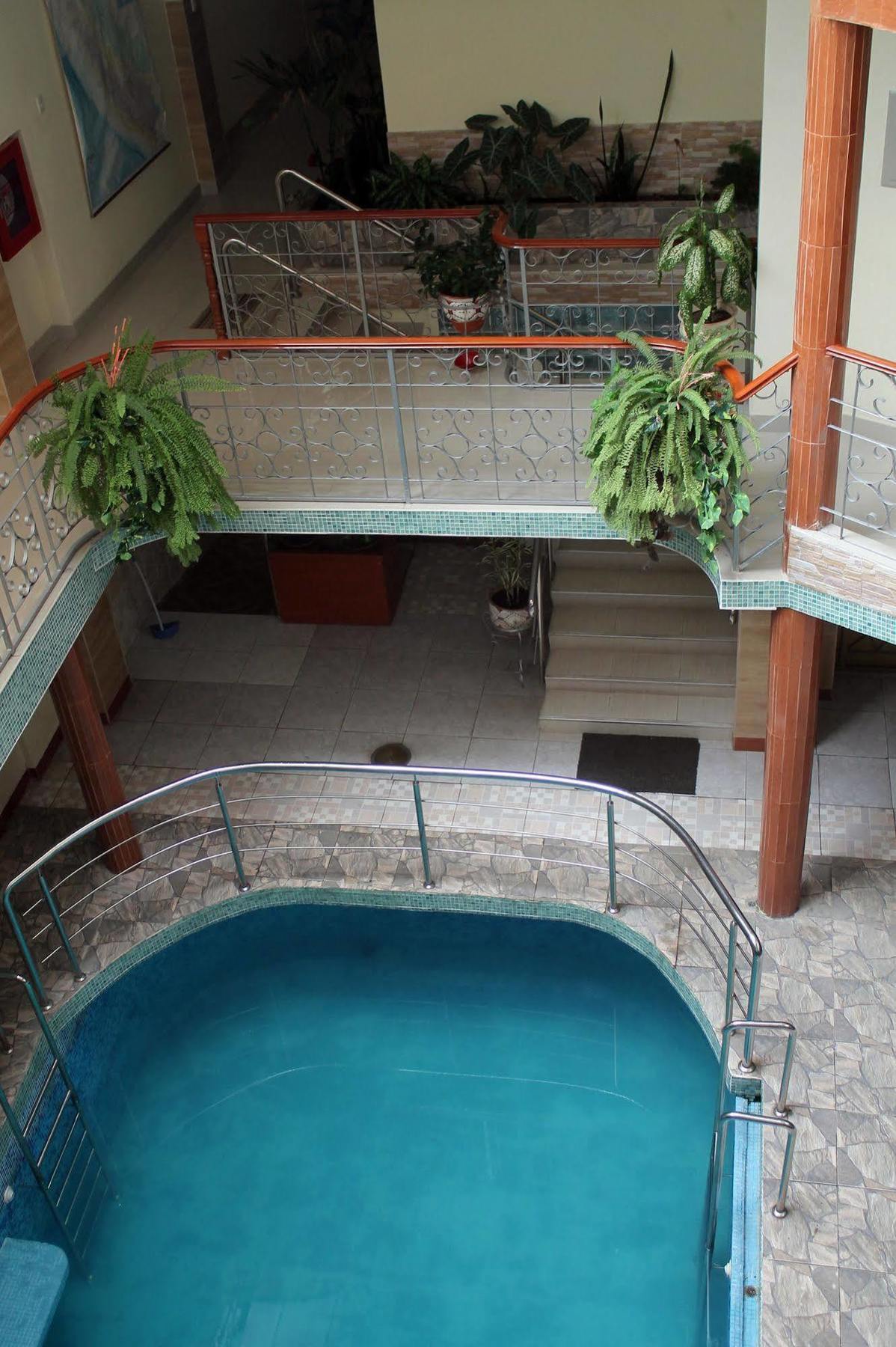 Hotel Ventura Isabel Икитос Екстериор снимка