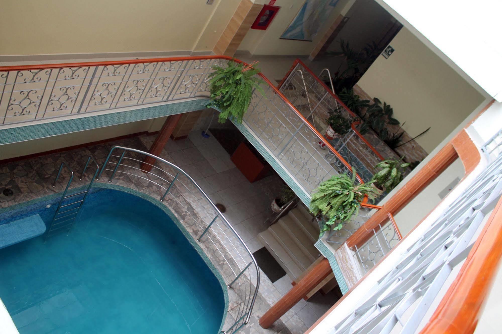 Hotel Ventura Isabel Икитос Екстериор снимка